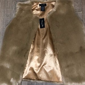 Fur vest in beige luxury vest